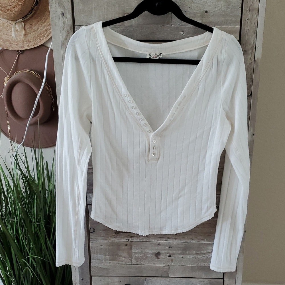 FREE PEOPLE White V-Neck Long Sleeve Top